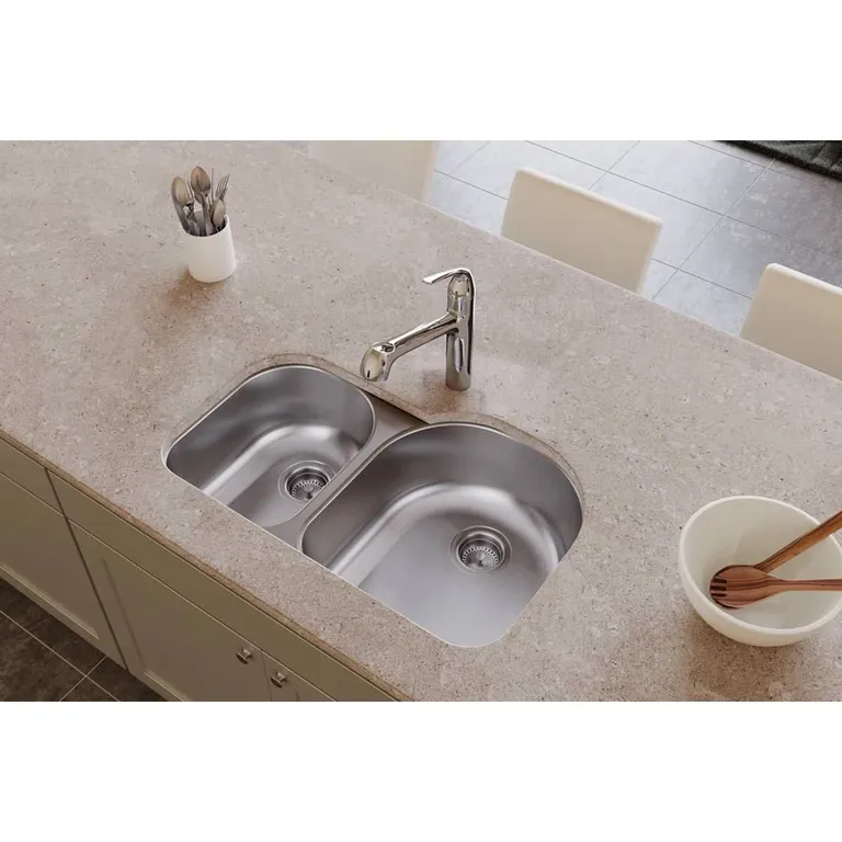 DCFU3119L Dayton Stainless Steel 31-1/4" x 20" Double Bowl Undermount Sink