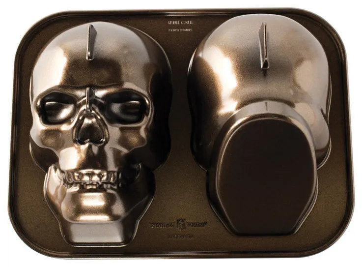 Nordic Ware Cast Aluminum Haunted Skull 9 Cup Cake Pan